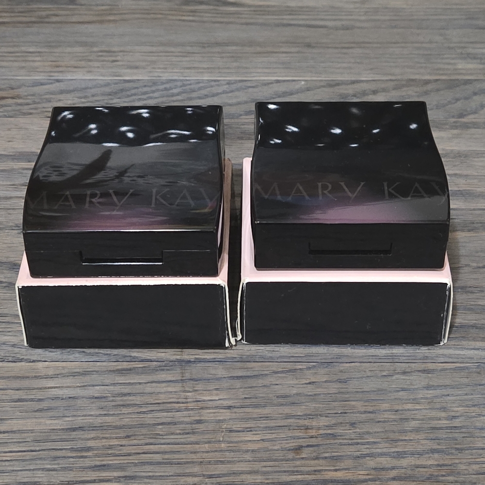 Mary Kay Black Compact